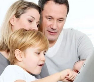 Использование смартфона не делает вас плохими родителями: новое исследование