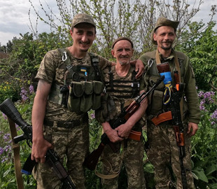 Нация супергероев: отец с сыновьями пошли в ВСУ воевать против России. Фото