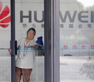 США намерены оставить смартфоны Huawei без Android