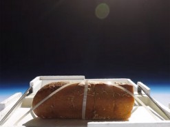 Блогер запустил хлеб в стратосферу, чтобы оценить новый вкус