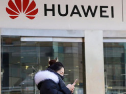 Huawei запретили использовать SD-карты в своих смартфонах