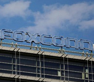 Foxconn возобновляет работу ключевой фабрики