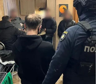 Зняли понад пів мільйона гривень: четверо жителів Кривого Рогу крали гроші з рахунків українців