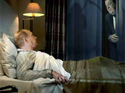 Кобзон за фіранкою та памперси біля ліжка: грузинський художник показав «кінець» Путіна