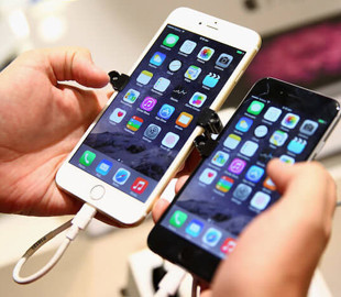 Продажи iPhone упали до минимума последних пяти лет