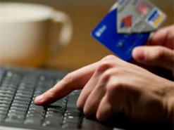 Поліцейські викрили жінку в шахрайстві з реалізації неіснуючого товару на волонтерському інтернет-каналі