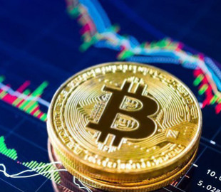 Трейдер назвал причины падения цены биткоина ниже $9000