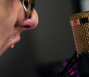 Караоке и световое шоу: в США учитель вместо уроков пел школьникам песни Бритни Спирс