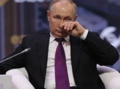 Параноя диктатора вийшла на новий рівень: що охорона знімає з відвідувачів Путіна