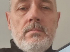 Британцы получили уведомление о необходимости установки на смартфоны приложений, предписанных правительством России