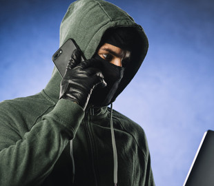 Полицейские разыскивают телефонных мошенников , которые выманили у пенсионерки 20 тыс. грн