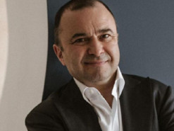 56-річний Віктор Павлік показав, який вигляд мав у дитинстві