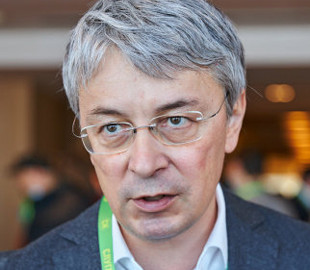 Ткаченко пригрозив народним артистам позбавленням звання за мовчання чи заперечення агресії РФ