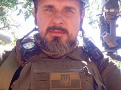 Ледве тримав у руках: Олег Сенцов показав "подарунок" від російських окупантів (фото)