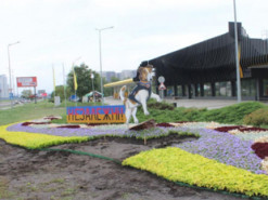 У Дарницькому районі столиці з'явилася інсталяція чотирьохлапого піротехника Патрона