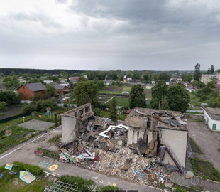 Розстріляна "Мрія" та зруйновані вулиці: у мережі створили панораму злочинів окупантів під Києвом (фото)