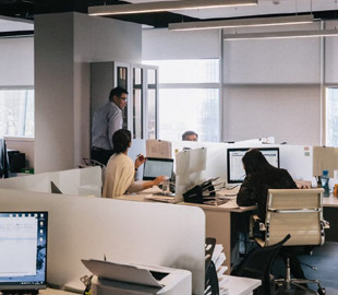 Amazon дозволила менеджерам звільняти співробітників, які не ходять три дні на тиждень до офісу