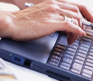 Минюст и другие министерства не стремятся защитить электронные реестры от незаконного доступа - нотариус