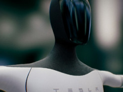 Илон Маск рассказал, где будут трудиться первые роботы Tesla