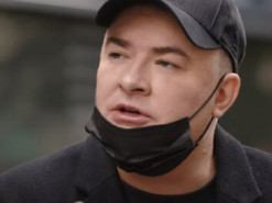 Андрій Данилко сказав, що і чому ховає під кепкою