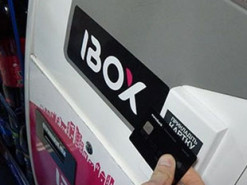 Пришел, увидел, забрал: видео кражи терминала из магазина в Днепре насмешило сеть