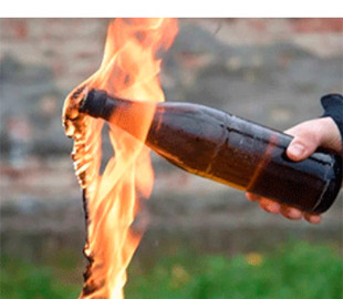 В Ростовской области РФ в военкомат метнули коктейль Молотова