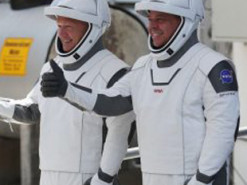 Скафандры астронавтов SpaceX создал дизайнер костюмов Железного человека