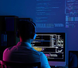 "Демократы" в США просят Байдена усилить кибербезопасность Украины