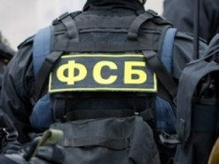 ФСБ хочет знать, что россияне делают в Tinder и Яндексе