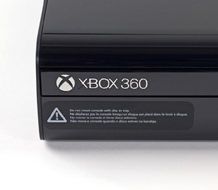 Microsoft перестала клеить стикеры на свои консоли