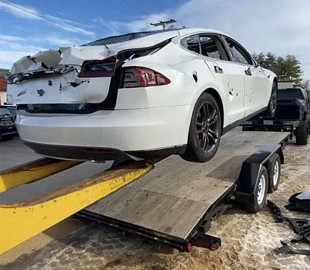 Впервые в истории Tesla Model S станет бензиновым автомобилем