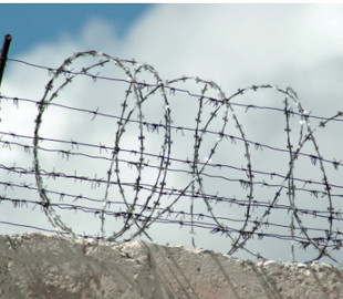 На 8 років посадили шахрая, який прикидаючись працівником СБУ, видурив у знайомої мільйон за звільнення з полону її чоловіка