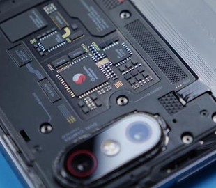 Смартфон Mi 8 Explorer Edition с прозрачным корпусом разобрали и «узнали всю правду»