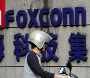 Программа-шифровальщик заблокировала серверы Foxconn