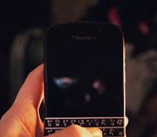 Чем опасен экран мобильного в темноте