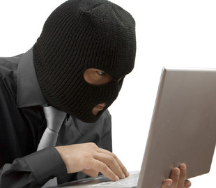 Шахраї під виглядом «Пакунка школяра» обчистили рахунок чоловіка на 60 тисяч гривень