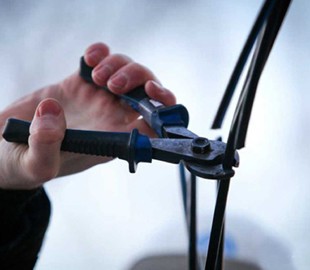 В Новом Буге умелый «скалолаз» воровал кабели связи