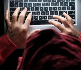 Шахраї за допомогою двійника сайту «Допомагати просто» пропонують отримати виплати від ООН