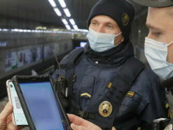 За минувшую неделю полиция сообщила о подозрении 15 медработникам из-за подделки COVID-сертификатов