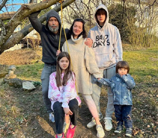 Снежана Бабкина поделилась редким фото с мужем и младшим сыном после переезда из Украины
