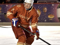 "Вратари раздвигают ноги, когда играет путин": в сети высмеяли заявление президента рф об НХЛ