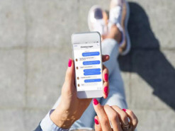 В Японии пешеходам запретили пользоваться смартфонами