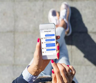 В Японии пешеходам запретили пользоваться смартфонами