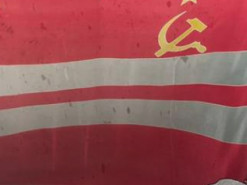 На Львівщині судитимуть чоловіка, який вивісив на балконі прапор СРСР