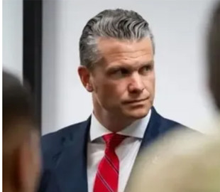 "Вони не обізнані з реальністю": у Пентагоні накинулись на ЗМІ, які оприлюднили "молитву" Гегсета з "Кримінального чтива"