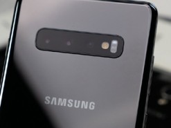 Фото наглядно подтверждает превосходство экрана Samsung Galaxy S10+ над дисплеем Samsung Galaxy Note 9