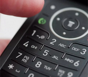 Названы плюсы и минусы современных кнопочных телефонов