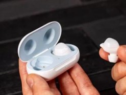 Samsung показала собственную версию AirPods