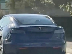 Прототип нового Tesla Model S замечен на дорогах