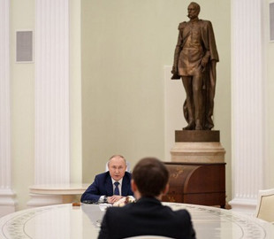СМИ рассекретили содержание разговора Макрона и Путина за считанные дни до вторжения в Украину